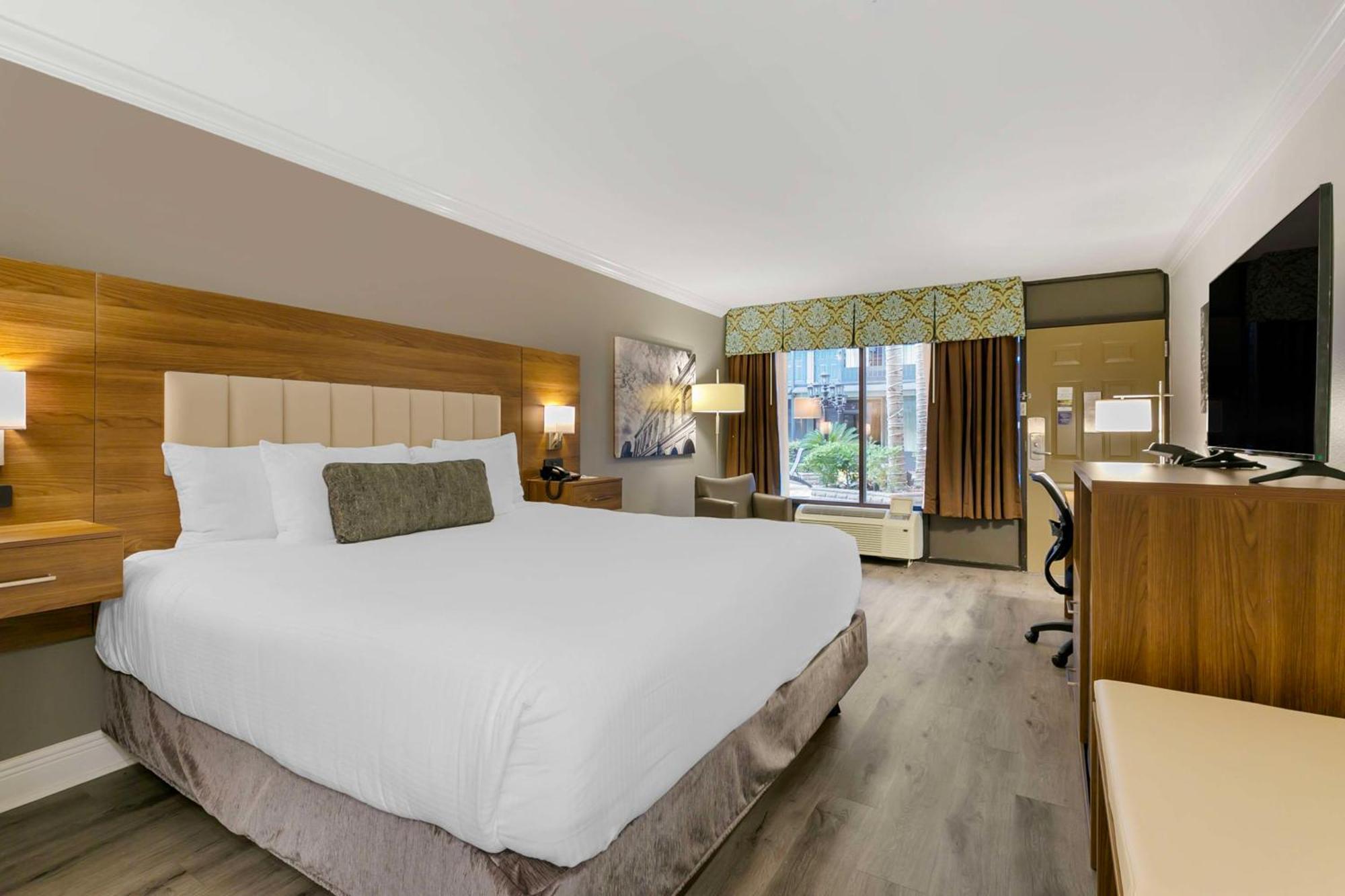 Best Western Plus Westbank Harvey Extérieur photo